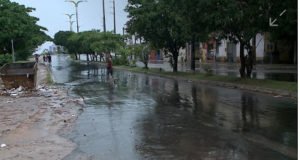 Maré alta atingiu as galerias e descobriu o corpo