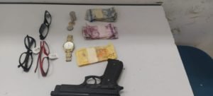 Simulacro que estava com o acusado
