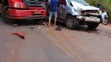 Caminhão trancou a camionete causando o acidente