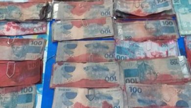 Cédulas encontradas pela polícia após explosão de banco realizadas pelos acusados