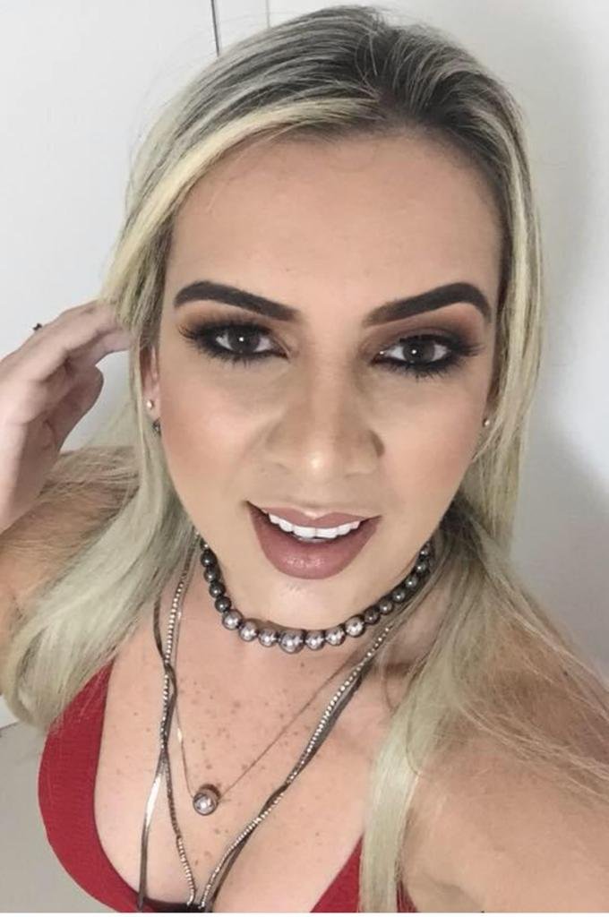 Dentista Helena Pestana