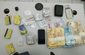 Dinheiro e cartões apreendido pela PF