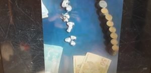 Droga encontrada na casa