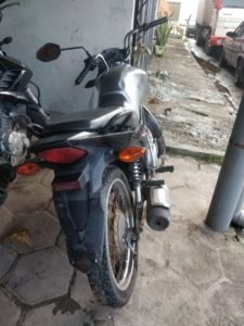 Moto pilotada pelos acusados