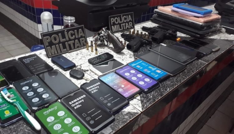 Material apreendido pela policia que estava com os suspeitos