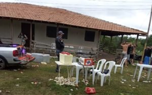 Polícia no local da festa