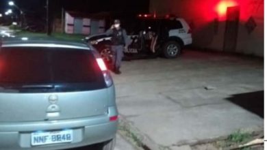 Veículo apreendido com os acusados