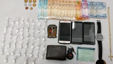 Drogas, celulares e dinheiro do tráfico