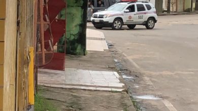 Equipes de policia foram ao local do atentado