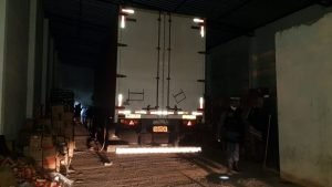 Carreta roubada estava carregada de material de limpeza