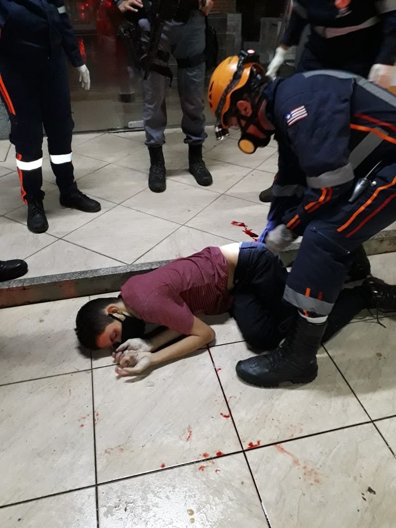 Homem foi morto a tiros