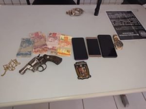 Material apreendido pela polícia