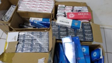 Maços de cigarros importados
