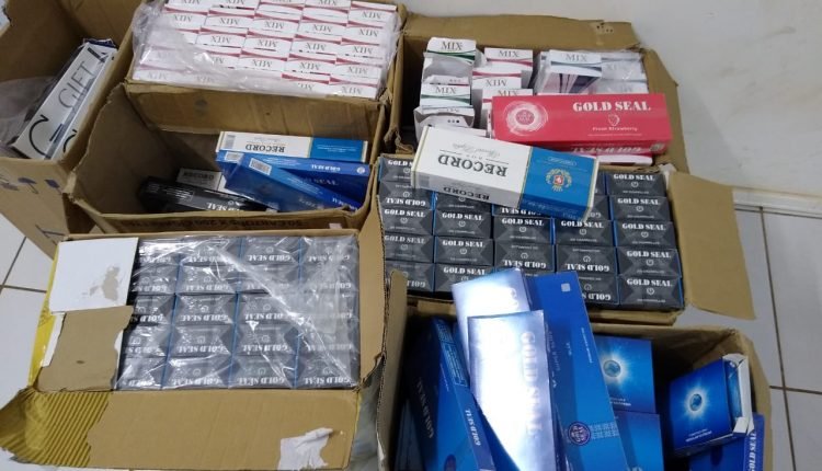 Maços de cigarros importados