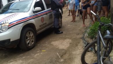 A Polícia encontra-se no local do crime