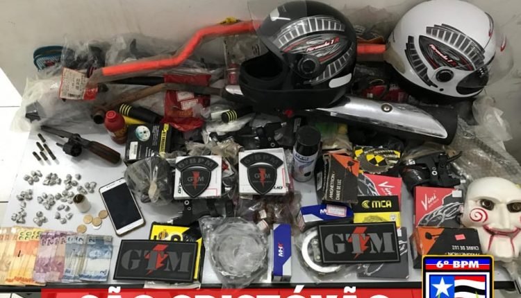 Todo material apreendido pela polícia durante a ação