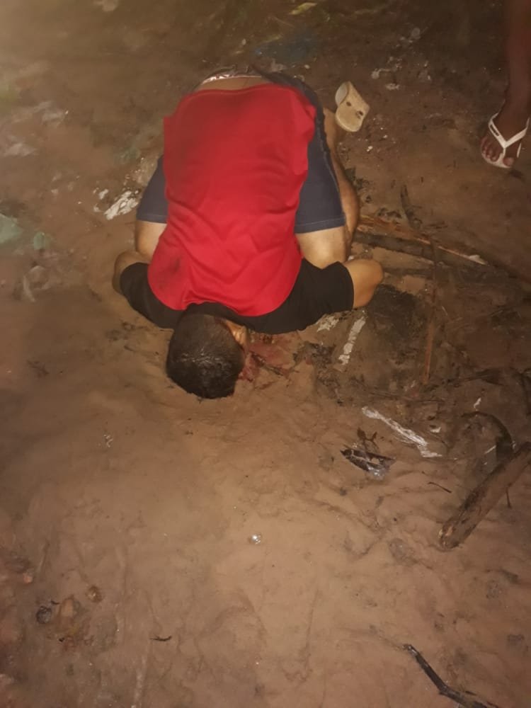 Vítima identificada como Rafael morreu com tiro na cabeça