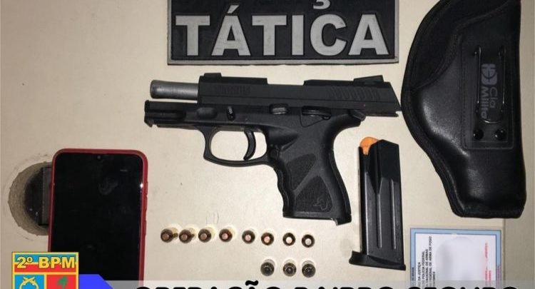 Arma apreendida durante operação Bairro Seguro