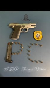 Arma calibre 380 e mais 20 munições apreendidas