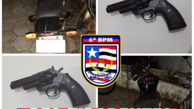 Arma de fogo e moto apreendida com os suspeitos