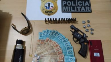 Arma, munições e droga apreendidas pela polícia