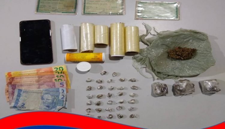 Entorpecente e dinheiro apreendidos