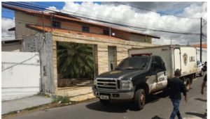Equipe do IML e Peritos do Icrim foram ao local do crime