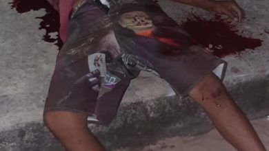 Homem foi encontrado morto com golpes de faca