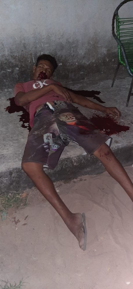 Homem foi encontrado morto com golpes de faca
