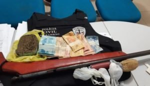 Material apreendido durante a operação policial