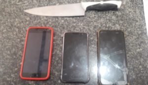 Material apreendido pela polícia em posse dos indivíduos