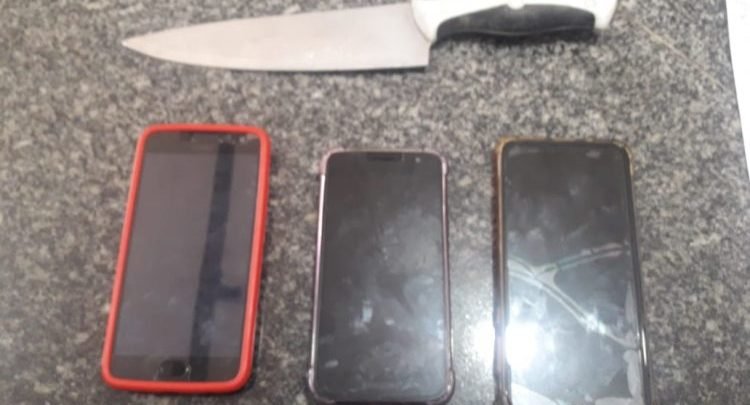 Material apreendido pela polícia em posse dos indivíduos