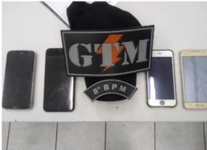 Objetos recuperados pela polícia