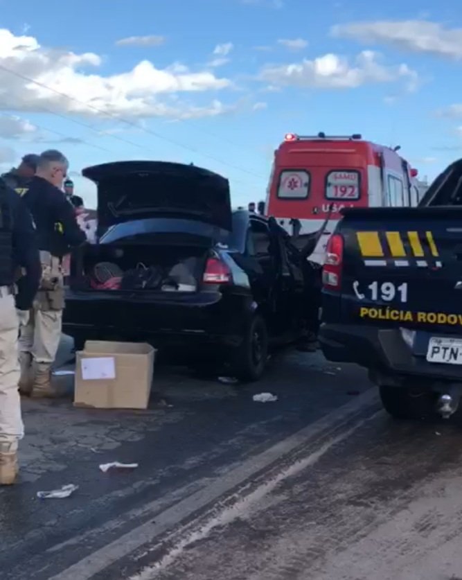PRF, Samu e Corpo de Bombeiros atendendo a ocorrência