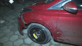 Partes da lataria do carro foram atingidos também