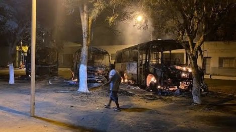 3 Ônibus Escolares foram queimados em Fortuna