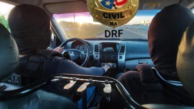Polícia Civil durante diligência