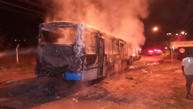 Ônibus incendiado