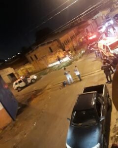 Polícia Civil no local do crime