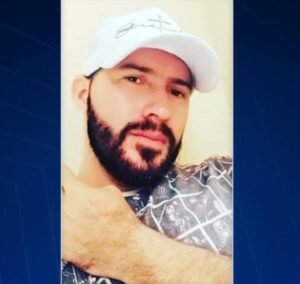 Vítima está indo para o trabalho quando foi morto a tiros