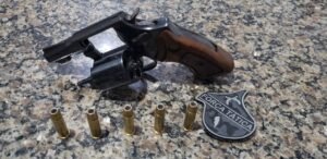 Armas e munições