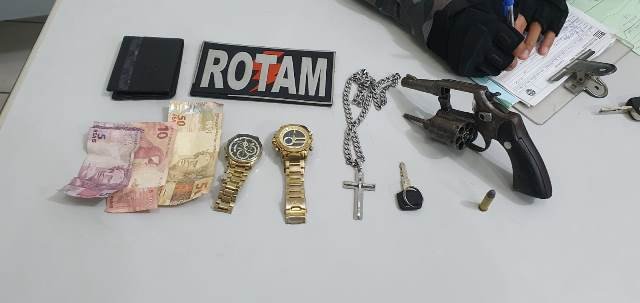 Chave da moto roubada e o revólver