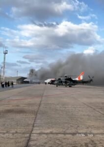 Incêndio atingiu fachada externa do aeroporto