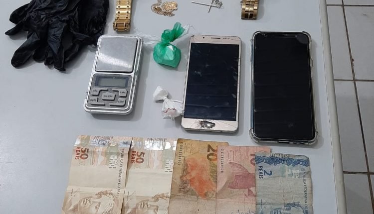 Material apreendido pela PMMA durante abordagem