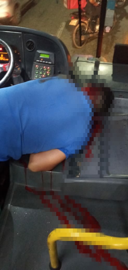 Motorista de ônibus foi alvejado duas vezes na cabeça