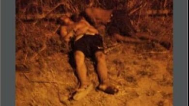 Os adolescentes foram encontrados baleados próximo a escola Caíque
