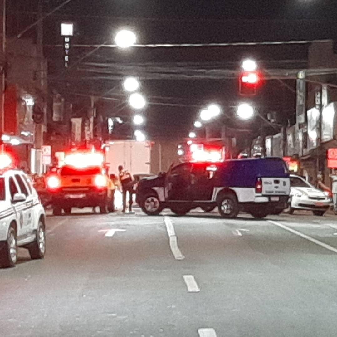 Policiais isolaram a área, mas os assaltantes haviam fugido
