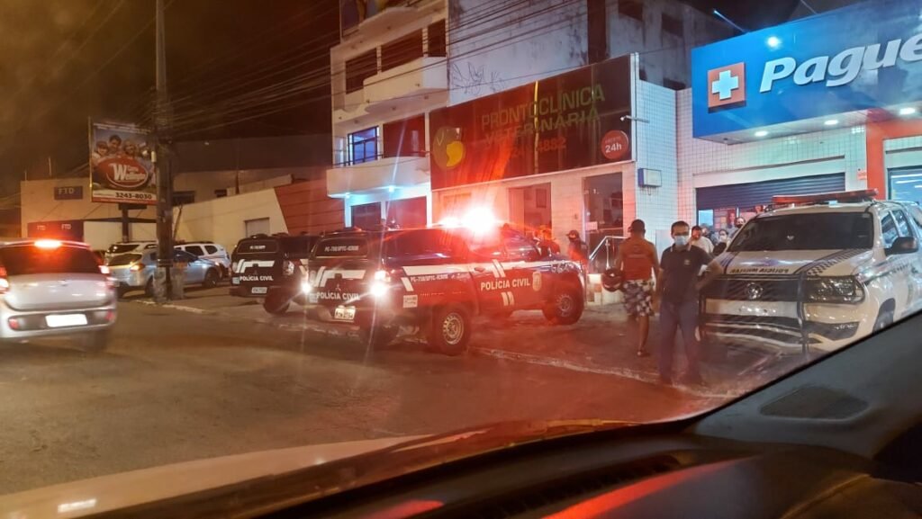 Polícia no local do crime