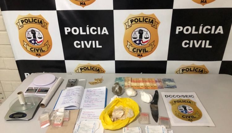Todo o material encontrado com a mulher foi apresentado na Delegacia