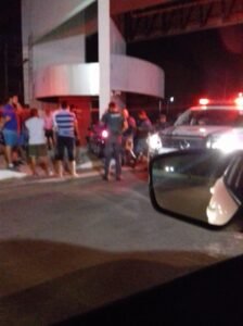 Veículo acabou batendo na guarita de segurança da UFMA